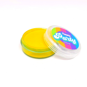 Maquillaje amarillo base agua